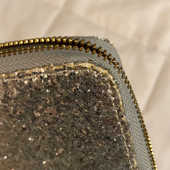 Deux Lux Silver Wallet Faux Pearl Sequence. Gently Used. Functional and Stylish - Picture 15 of 17